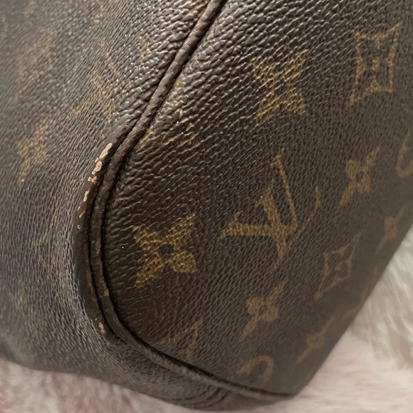 Louis Vuitton MM Neverfull - Picture 10 of 15